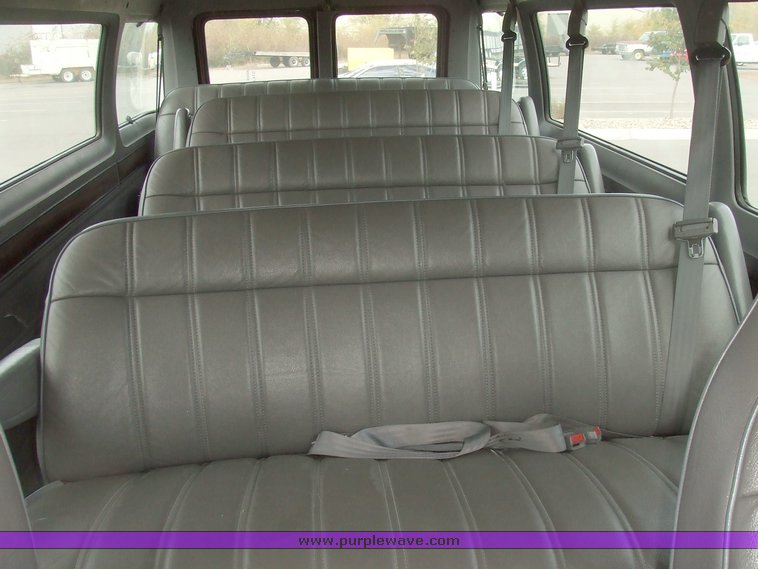 image for item 9513 1994 Dodge Ram Wagon B350