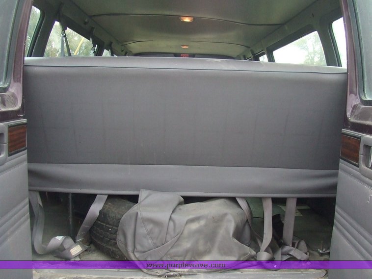 image for item 9513 1994 Dodge Ram Wagon B350