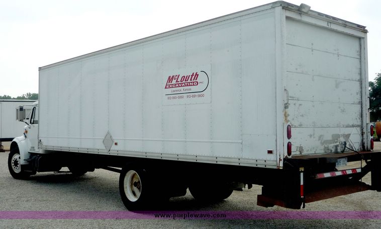 image for item 4077 1992 International 4000 series 4700