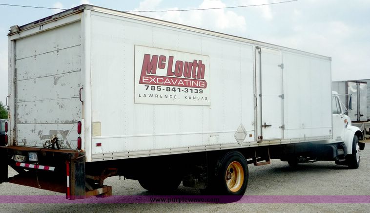 image for item 4077 1992 International 4000 series 4700