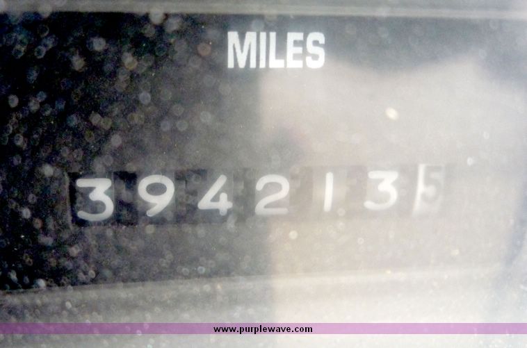 image for item 4077 1992 International 4000 series 4700