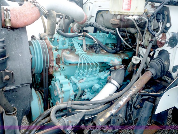 image for item 4077 1992 International 4000 series 4700