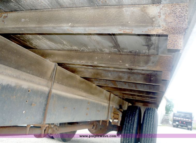 image for item 4077 1992 International 4000 series 4700