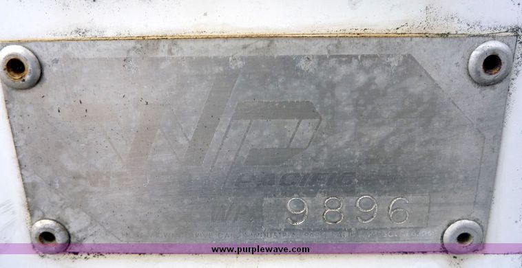 image for item 4077 1992 International 4000 series 4700