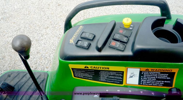 image for item 4078 2004 John Deere 4410 utility tractor