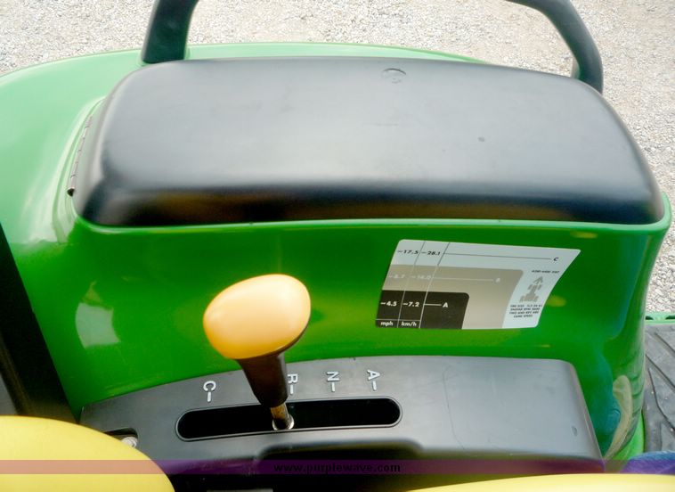 image for item 4078 2004 John Deere 4410 utility tractor