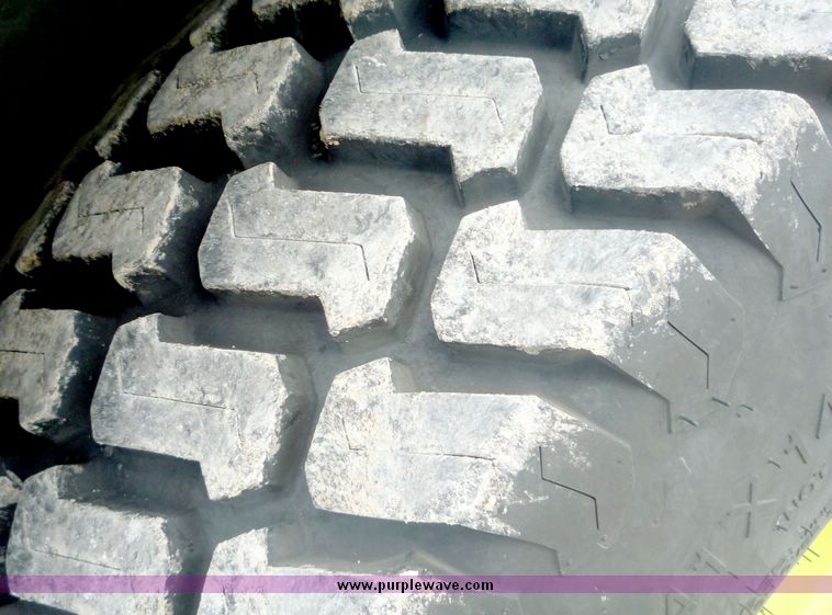 image for item 4078 2004 John Deere 4410 utility tractor