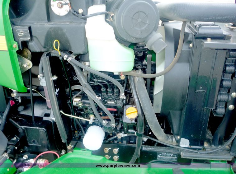 image for item 4078 2004 John Deere 4410 utility tractor