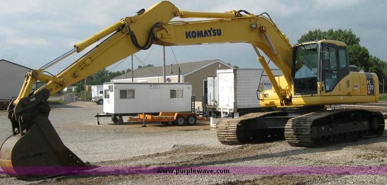 image for item 5961 2003 Komatsu PC220LC excavator