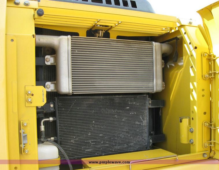 image for item 5961 2003 Komatsu PC220LC excavator