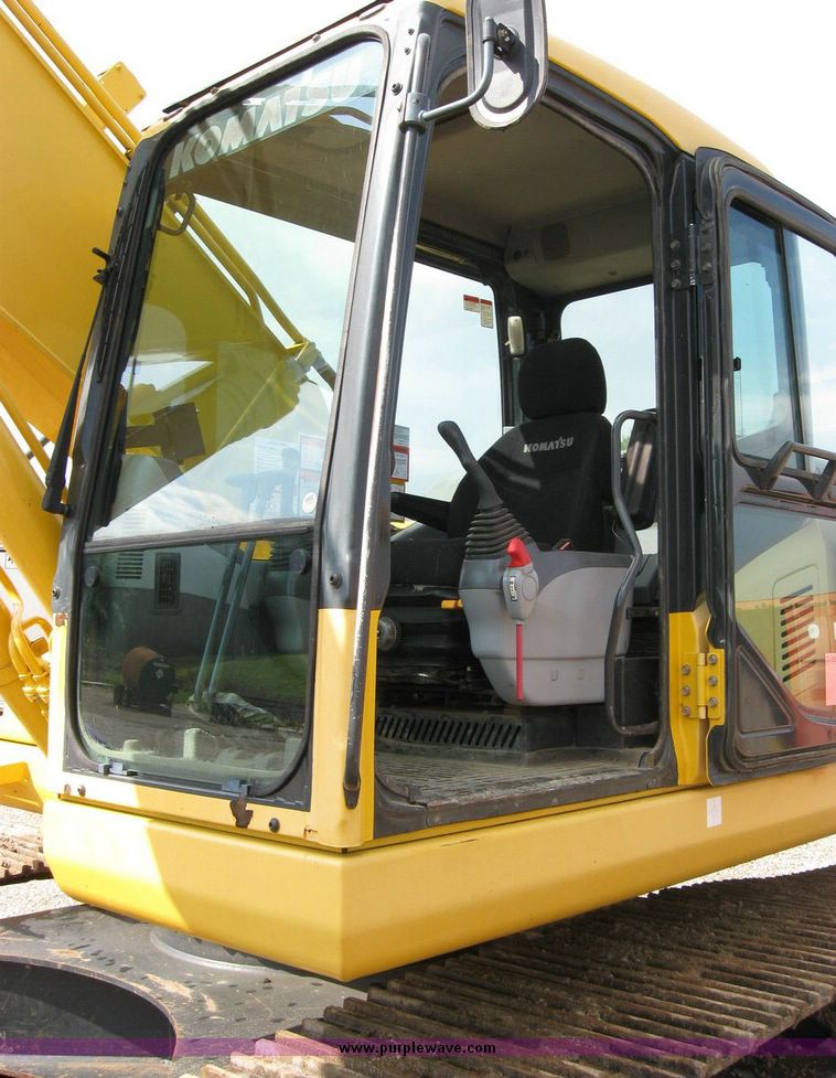 image for item 5961 2003 Komatsu PC220LC excavator
