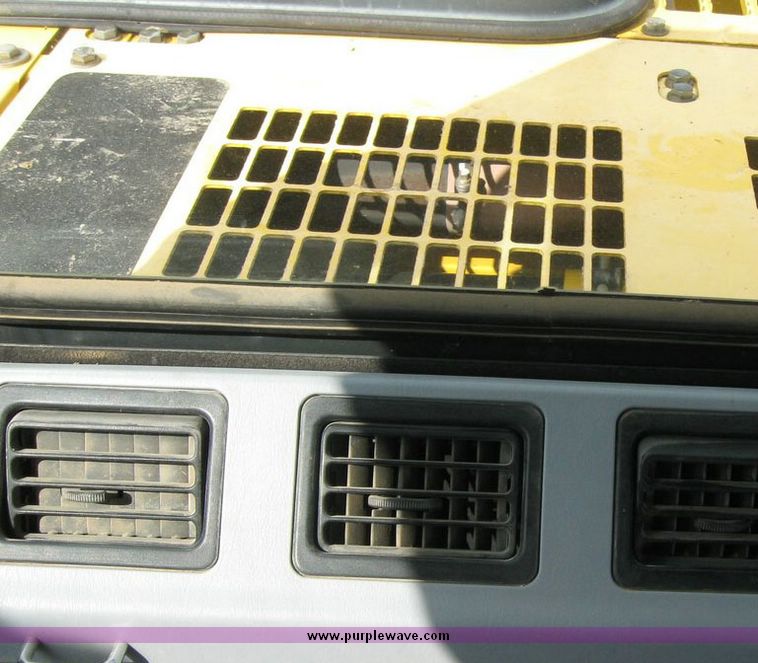 image for item 5961 2003 Komatsu PC220LC excavator