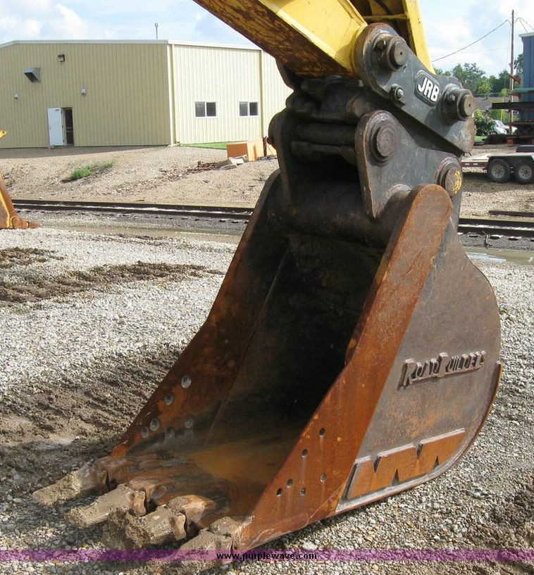 image for item 5961 2003 Komatsu PC220LC excavator