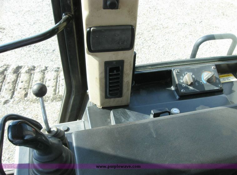 image for item 5963 2000 Caterpillar 963C track loader