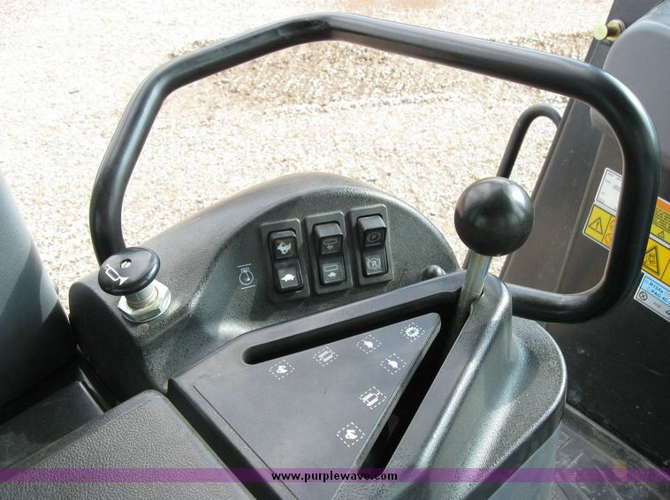 image for item 5964 2004 Caterpillar 953C track loader