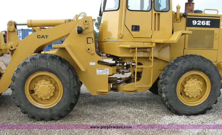 image for item 5965 1986 Caterpillar 926E wheel loader