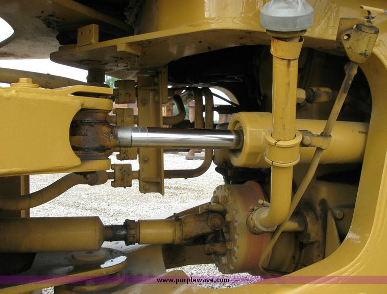 image for item 5965 1986 Caterpillar 926E wheel loader