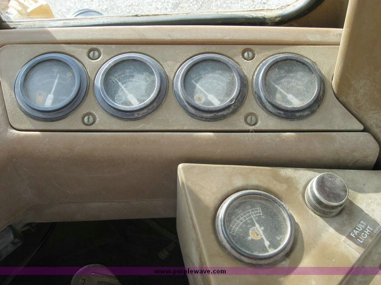 image for item 5965 1986 Caterpillar 926E wheel loader