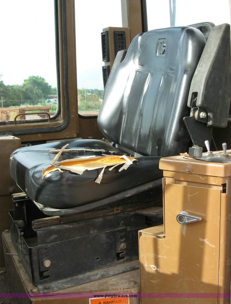 image for item 5965 1986 Caterpillar 926E wheel loader