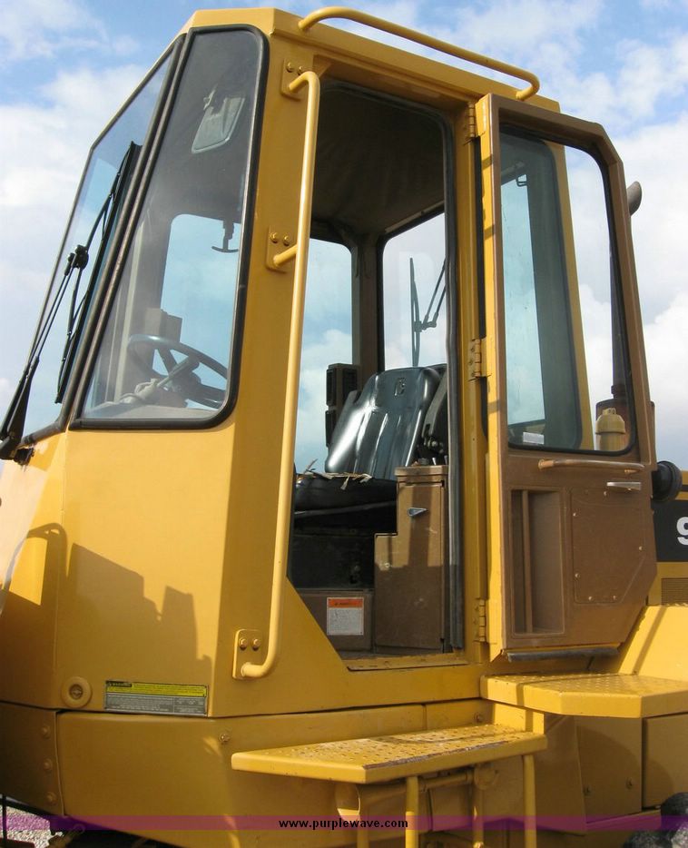 image for item 5965 1986 Caterpillar 926E wheel loader
