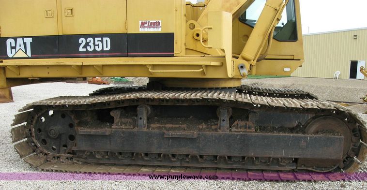 image for item 5966 1993 Caterpillar 235D excavator