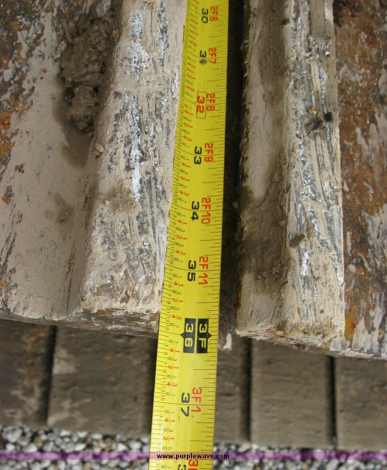 image for item 5966 1993 Caterpillar 235D excavator