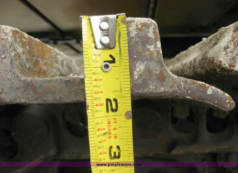 image for item 5966 1993 Caterpillar 235D excavator