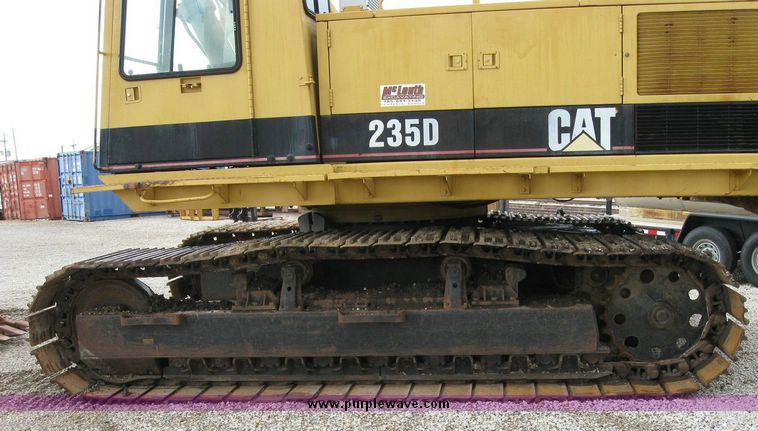 image for item 5966 1993 Caterpillar 235D excavator