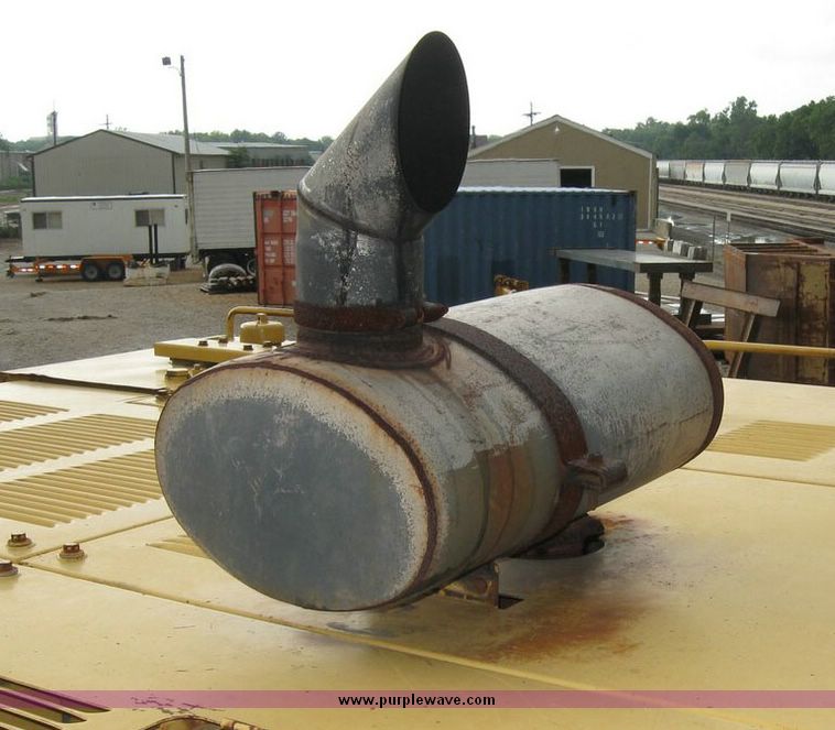 image for item 5966 1993 Caterpillar 235D excavator