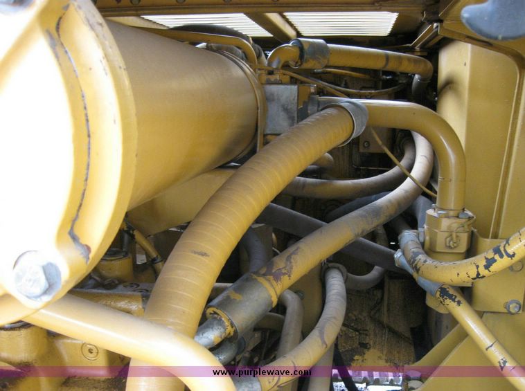 image for item 5966 1993 Caterpillar 235D excavator