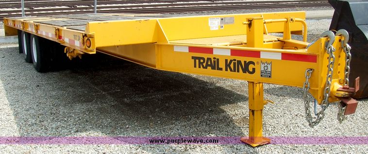 image for item 5968 2006 Trail King TKT24-2800 tandem axle tilt trailer