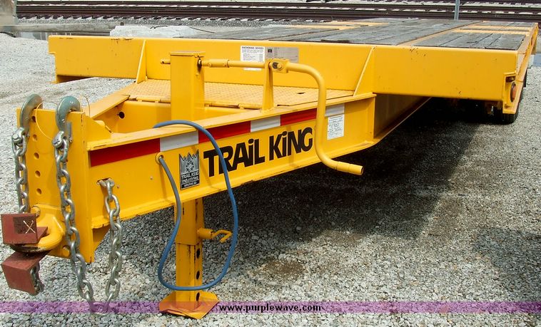 image for item 5968 2006 Trail King TKT24-2800 tandem axle tilt trailer