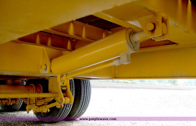 image for item 5968 2006 Trail King TKT24-2800 tandem axle tilt trailer