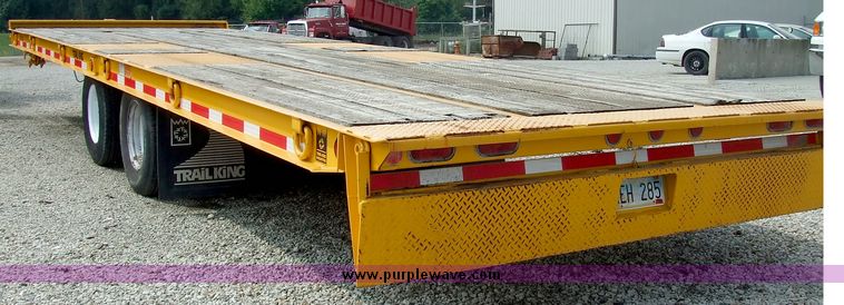 image for item 5968 2006 Trail King TKT24-2800 tandem axle tilt trailer
