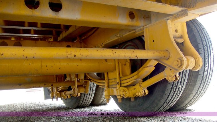 image for item 5968 2006 Trail King TKT24-2800 tandem axle tilt trailer