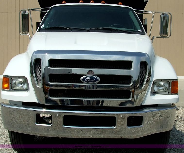 image for item 5969 2004 Ford F650 XL Super duty dump truck