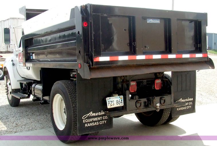 image for item 5969 2004 Ford F650 XL Super duty dump truck