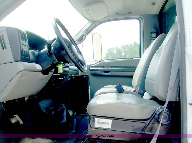 image for item 5969 2004 Ford F650 XL Super duty dump truck