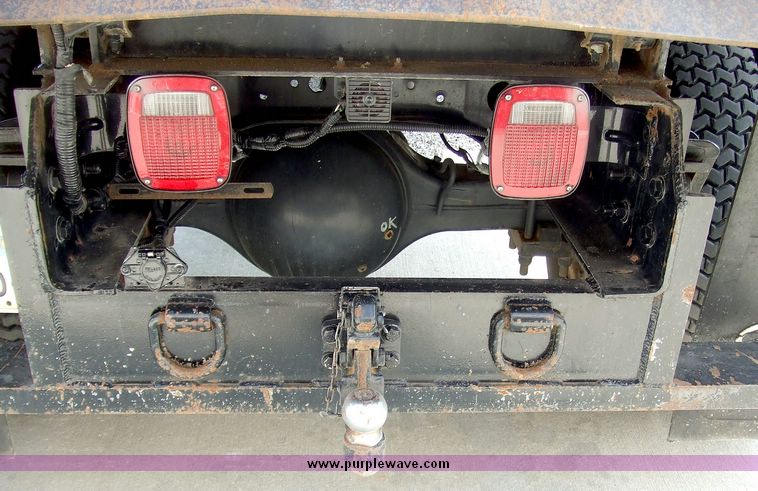 image for item 5969 2004 Ford F650 XL Super duty dump truck