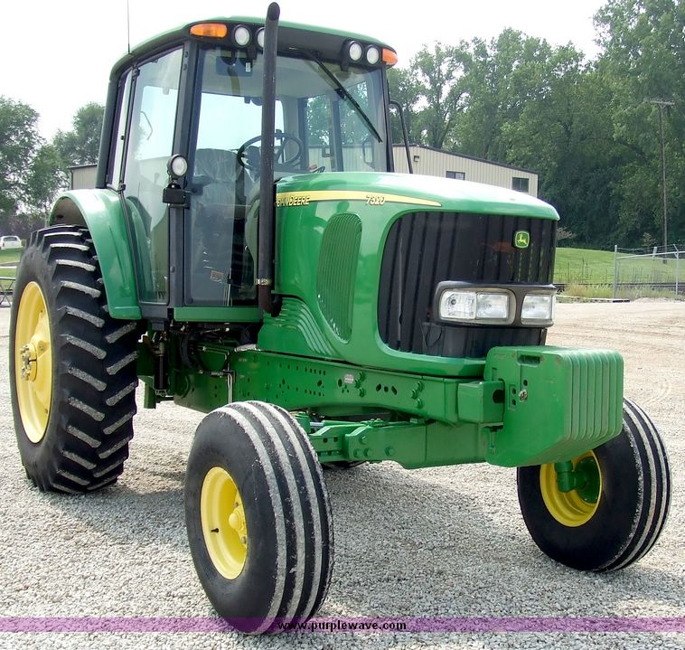image for item 5970 2003 John Deere 7320 tractor
