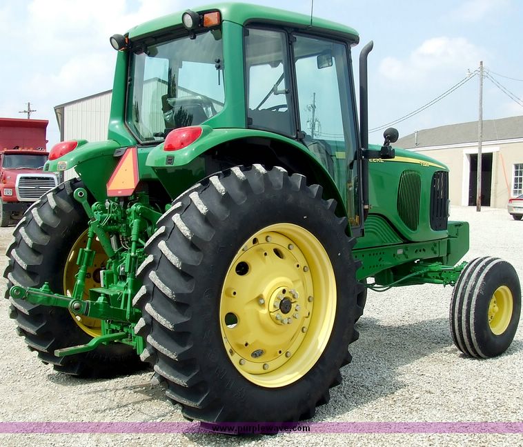 image for item 5970 2003 John Deere 7320 tractor