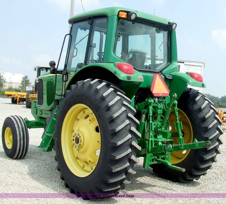 image for item 5970 2003 John Deere 7320 tractor