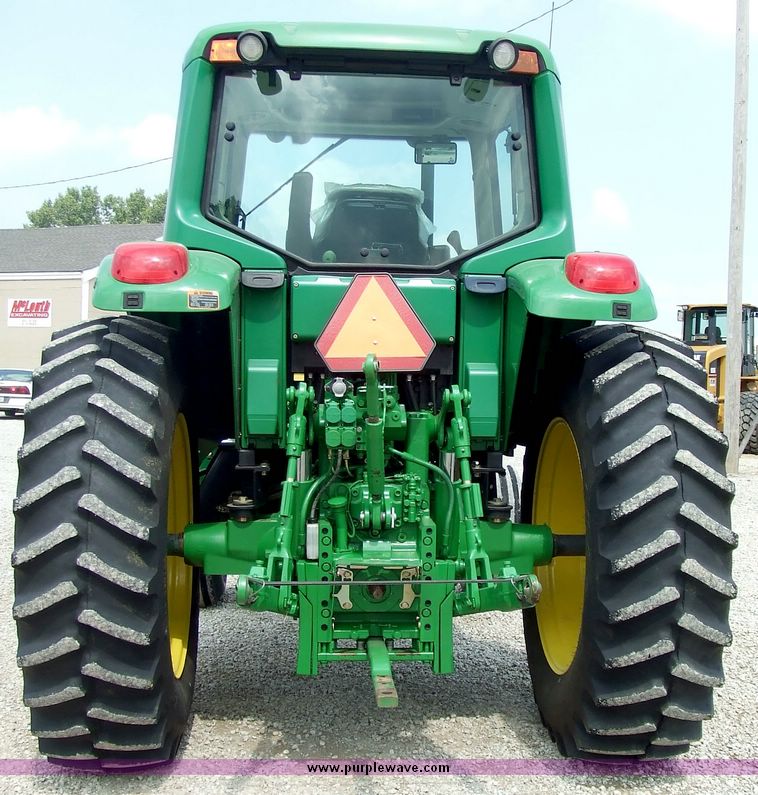 image for item 5970 2003 John Deere 7320 tractor