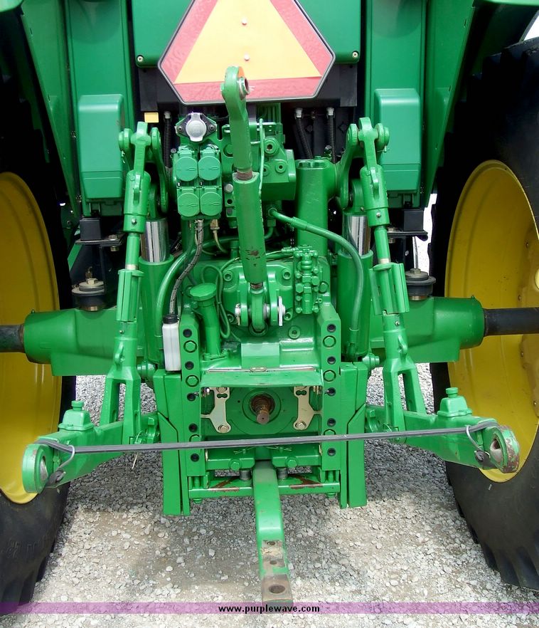 image for item 5970 2003 John Deere 7320 tractor