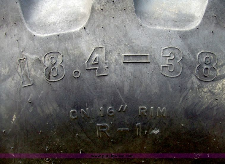 image for item 5970 2003 John Deere 7320 tractor