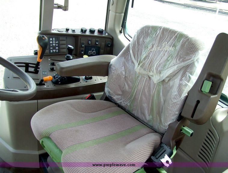image for item 5970 2003 John Deere 7320 tractor