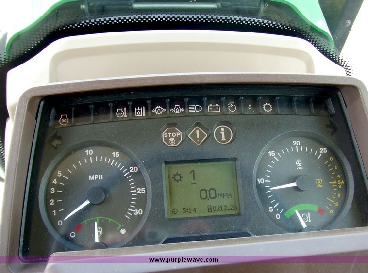 image for item 5970 2003 John Deere 7320 tractor