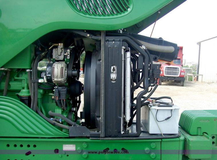 image for item 5970 2003 John Deere 7320 tractor