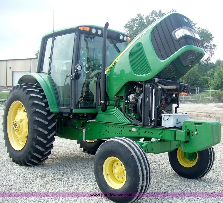image for item 5970 2003 John Deere 7320 tractor