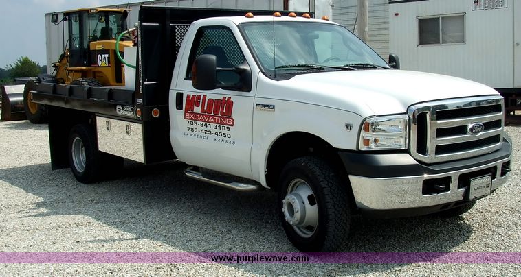image for item 5971 2006 Ford F350 XLT Super duty flatbed truck